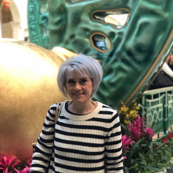 Meet your Posher, Robyn - Picture 1 of 1